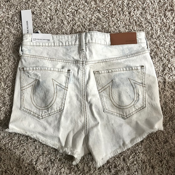 True Religion Shorts Ultra High Rise Fray Hem White Whisper Destroy Size 28 NWT - Picture 6 of 10